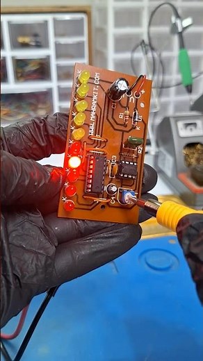 I Built an AMAZING LED Chaser Circuit with SPEED Control in 10 Minutes