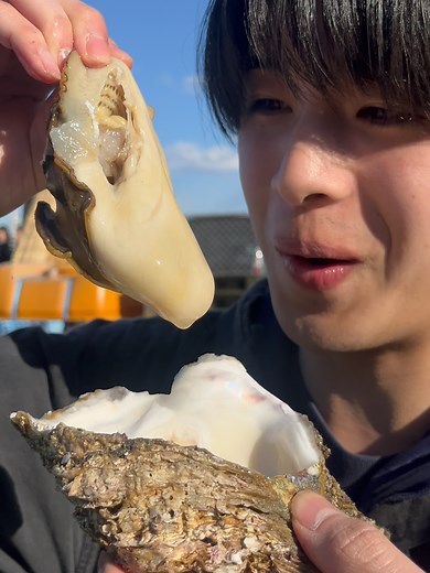 那珂湊おさかな市場の巨大岩牡蠣を食す