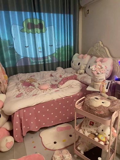 Adorable Hello Kitty Room Decor Ideas for Sanrio Fans