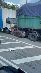2.8K views · 26 reactions | #jbtu JALAN SEELONG: An accident involving 2 lorries & a car at Taman Perindustrian Senai Jaya is slowing down traffic from both directions towards the location. Video: Ranger Idris | Astro Radio Traffic | Facebook