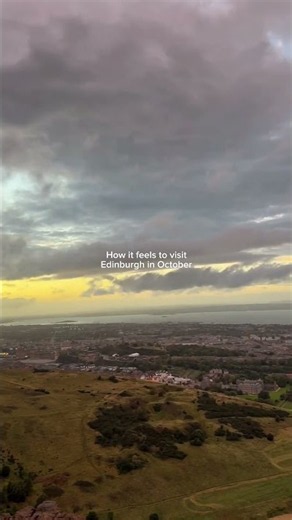 Check out our Edinburgh travel guide! 🍁🏴󠁧󠁢󠁳󠁣󠁴󠁿 #edinburgh #edinburghlife #scotland