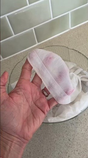 How to whiten whites and remove stains with oxygen bleach