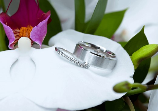 12 Types of Wedding Bands to Know About (With Pictures)