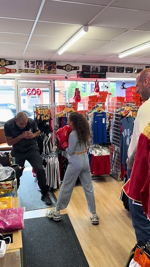 First fight incoming for talented 11-year-old schoolgirl boxer Shinae 👊🥊 She made the trip over from Wales today to get fully rigged out ahead of her amateur debut, with her uncle local Brummie giant and Hollywood actor Martyn Ford, currently making big noise on the big screen as Shao Kahn in the new Mortal Kombat movie and making sure she starts her boxing journey the right way 🙌❤️ After 4 years of hard work boxing out of Newport ABC in Wales, she’s now ready to step through the ropes for th