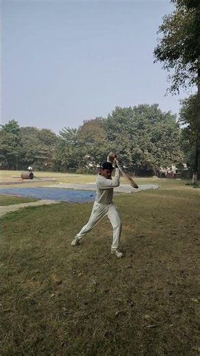 Holding the pose 😉 #ipl2026 #shorts #kohli #rcb