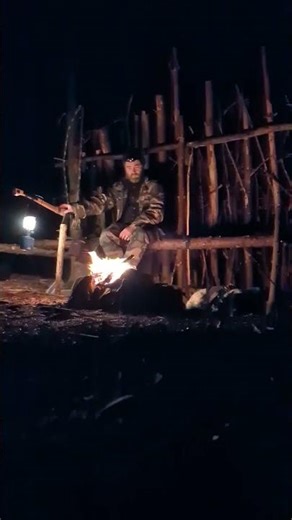 bushcrafting a survival shelter in autumn #survival