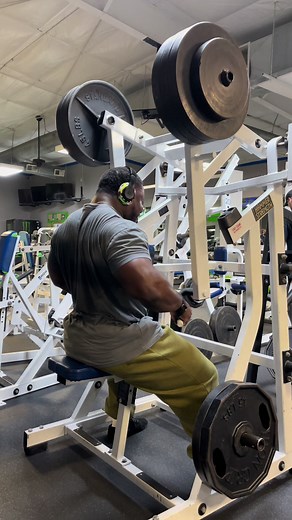 Late night rowing & growing. 👊🏾 #bodybuilding #gymtok #gymmotivation #backday