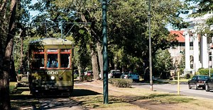 Where to Eat and Drink Along the St. Charles Avenue Streetcar Line