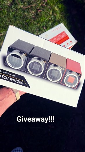 Mozsly Winder/Watch Roll giveaway