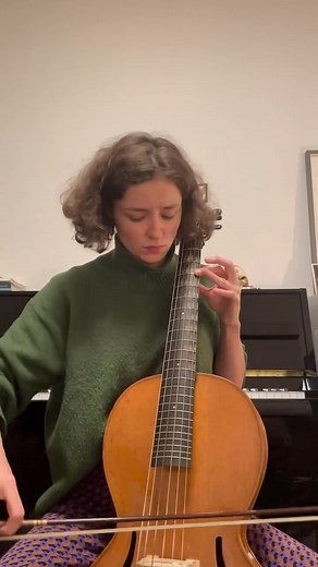 Música del Mundo on Instagram: "Arpeggione, an instrument invented in the 1820’s, sometimes referred to as a guitar-cello hybrid since it’s tuned like a guitar and it has frets but resembles a cello in all the other aspects. After its invention it was popular only for a short period and the only outstanding composition for the instrument is this sonata by Schubert. By @anastasiakobekina #musica_delmundo"