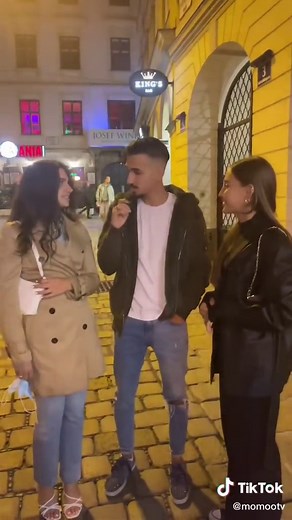 MomoTv (@momootv)’s videos with Monkeys Spinning Monkeys - Kevin MacLeod & Kevin The Monkey