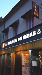 La Maison du Kebab – Mantes-la-Jolie ! 🔥 Grillades au feu de bois 📍 31 avenue de la République, Mantes-la-Jolie 🕒 Ouvert 7j/7 – Service non-stop de 11h à 2h du matin 🥗 Large choix de salades, sandwiches, frites et spécialités maison, Poulet frit croustillant… #Kebab #MaisonDuKebab #TurkishFood #Grillades #FeuDeBois #StreetFood #SandwichTime #FoodMantes #MantesLaJolie #Yvelines #IleDeFrance #ParisFoodies | La maison du Kebab