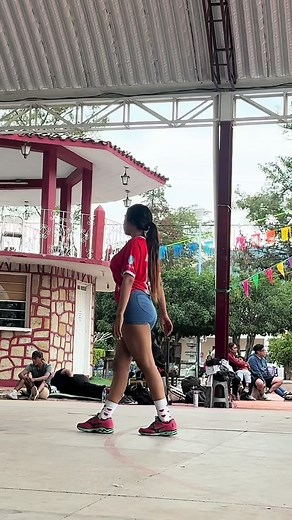 Girls Volleyball Dance Video | Muslo de Voleibolistas Bailando