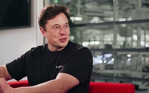Elon Musk 正式展示了 Tesla 疯狂的新型氢能源汽车model H 中英双字