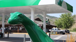 Sinclair gas station, with its iconic dinosaur, is back in Ringwood