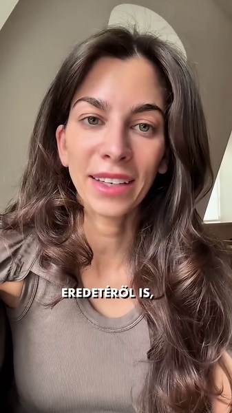 A BlackRock után itt a black money: egy ukrán titkosszolga tálalt ki arról, hogy Zelenszkij elnök mindent megoldó, háborús fekete pénzéből heti rendszerességgel érkeznek Magyar Péternek a 100 eurós pénzkötegek. Mára eurótízmilliókat kapott így a Tisza vezére a kampányára. Az ukrán elnök háborús dollármilliárdokkal próbálja orvosolni a problémáit. Ennek része az is, hogy mindent megtesz Magyar Péter kormányra segítése érdekében, hogy ezzel eltakarítsa a békepárti nemzeti kormányt a háború útjából