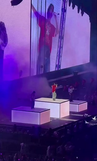 3.1K views · 643 reactions | WWH Stage Hobi  | JIN 방탄소년단 BTS | Facebook