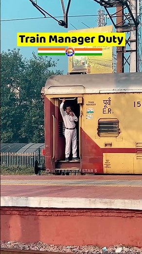 Hool Express | Train Manager Duty During Departure 👨‍✈️❤️😍 #shorts #train #railwaycontent