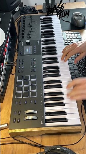 Original Retro Pop Wave 80s Bassline | Composed by Bass Fun #dx7