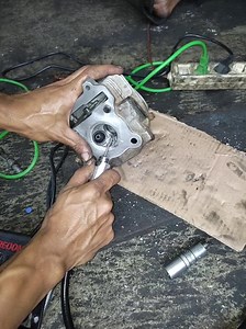 196K views · 3.2K reactions | repair broken spark plug holder yamaha mio #bengkelmotor #otomotip#tutorial #sparkplug | Belajar Mekanik Dari NOL | Facebook