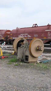 221K views · 5K reactions | Tutorial: traction motor on locomotives #happynewyear #Happy2025 #Reposted Credits to the author #twoparallellines #railways #railroad #trains #infrastructure #passion #work #cfr #romania #world #europe #france #germany #uk #america #usa #asia #china #pakistan #india #japan #speed #summer #travel #vacation #spectacular #follow #viral #original #scenic #calatori | Two parallel lines | Facebook