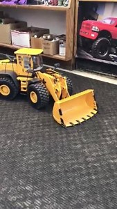 42 reactions · 5 comments | The RC4WD front end loader came back to play! | Anchorage House of Hobbies | Facebook