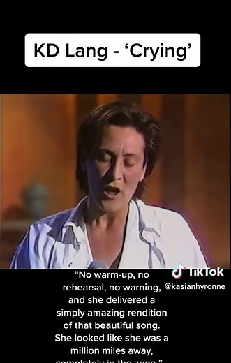 In 1993 KD Lang was on ‘The Midday Show’ in australia and asked to give a spontaneous performance of this wonferful song, originally by the Legendary Roy Orbison. What followed was a performance nothing short of exceptional. #singer #vocalist #musician #fyp #fypシ #crying #royorbison #kd #lang