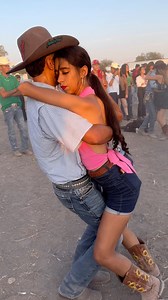 68K views · 1.3K reactions | 鸞Un HUAPANGO que te hará volar…. Vuela, vuela de Conjunto Andaluz en KUMBRE FEST #huapango #huapangos #norteñas #baile #aniversario #botasysombrero #kumbreconk #vuelavuela #volar #viral #parati Conjunto Andaluz Vanessa A. RossBram | Esencia Tapatía | Facebook