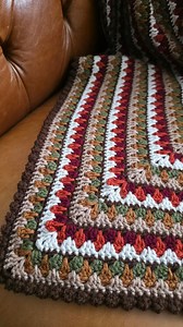 🎄 Cuddle Up Blanket🎄 Have you made any Christmas themed blankets yet? Would you make the Cuddle Up Blanket in Christmas colours? Have a great week ❤️ Pattern: Cuddle Up Blanket available in my Etsy and Raverly shops, links in bio #crochetblanket #crochetcushion #crochetcushioncover #crochetbabyblanket #beginnerfriendlycrochet #crochetforbeginners #crochetcommunity #crochetallday #crochet #virka #haken #crochet365 #crochetersofinstagram #crochetersoftheworld #crochettesters #crochettestersneede