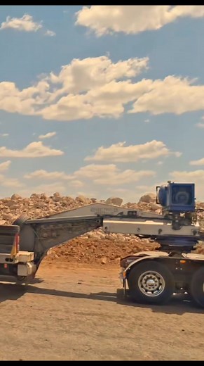 Early mornings, big moves and a team that doesn’t slow down - pushing hard through the end-of-year rush! 💪🔥 | Salmon Earthmoving