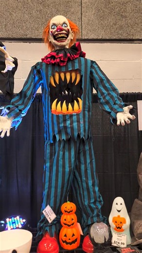 Hollow Clown!!! Morris Costumes! Transworld 2026 #halloween #trending #subscribe!