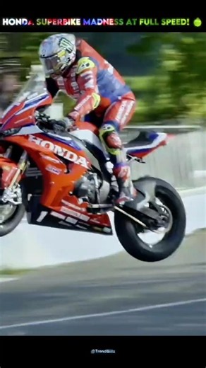 Honda Fireblade SCREAMING Through the TT Course! 🤯 Massive Jumps & Flybys #shorts #racing