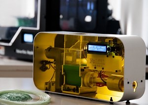 Recycle And Make Your Own 3D Printer Filament Using The Fulfil Evo Extruder (video)