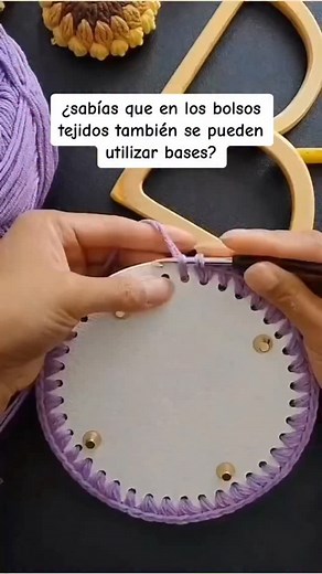 1.8K views · 1.8K reactions |  Los bolsos de crochet están en tendencia… y tú puedes aprender a hacerlos. Desde modelos circulares hasta carteras modernas, todo paso a paso.  Acceso vitalicio  Grupo de asesoría personalizada  12 proyectos de bolsos exclusivos  Bonos y lista de proveedores secretos ✅ Ve al enlace en mi biografía @atodocrochet.original y asegura tu lugar  #bolsos #ganchillo #crocheters #bolsostrapillocrochet #usa #eeuu | A Todo Crochet | Facebook
