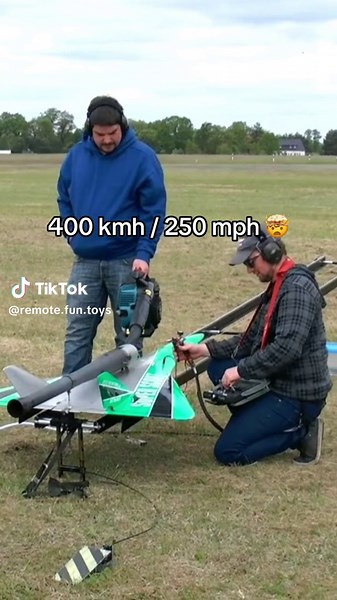 Stunning Pulso RC Jet loud and fast ✈️💥#rc #rcplane #plane #rcjet #jet #speed #hobby #rich #expensive #fyp