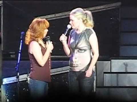 I'm A Survivor - Reba & Kelly Clarkson w/ Melissa Peterman