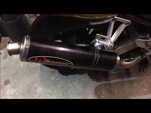 Yamaha FZS 600 Fazer Auspufftest LeoVince vs. Akrapovic