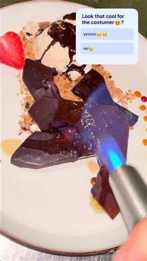 Chocolate on fire 🔥 #viral #food #chocolatchaud #schokolade #chocolate #asmr #dessert