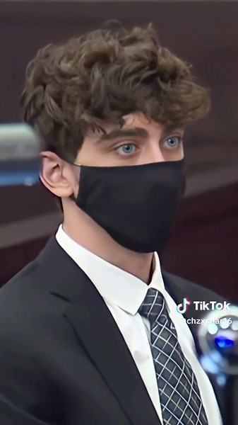 Men with Big Blue Eyes: Beauty Personified