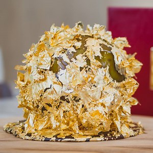 The most expensive apple you can buy! ✨🍏🤑 | Foodbeast