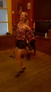 First day at Bie Daip done and dusted! And what a lovely day it was, we got to play some nice venues, met many of lovely friends and had a few songs and tunes together! This video of me Irish dancing during one of our performances was recorded by our friends from Stuns'ls. I am dancing to some tunes by Paddy De Las Pampas. Bring on day 2!!! 🇳🇱 Internationaal Folk & Seasongs Festival Bie Daip Appingedam #lenkafairy #paddydelaspampas #irishmusic #irishdancersofinstagram #irishdancer #irishdancin