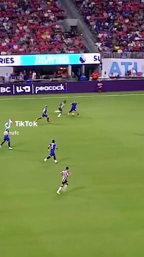 Isak Twisting 'em Up in Newcastle United - Skills and Highlights