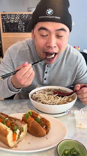 Ngon Ngon means Delicious in Vietnamese. And that’s exactly what the food is like there! 🍜🍲 Say hello to Ngon Ngon 2 on 2nd Avenue. You may recognize the first location on 8th Street. 🪧 🚨Giveaway Alert🚨 We want YOU try this amazing restaurant and are giving away 5 x $25 gift cards! SUPER easy to enter. Wanna know how? Check out my Instagram for directions on how to enter. Welcome to Ngon Ngon 2, a Vietnamese restaurant located in the heart of Saskatoon. They specialize in serving authentic 