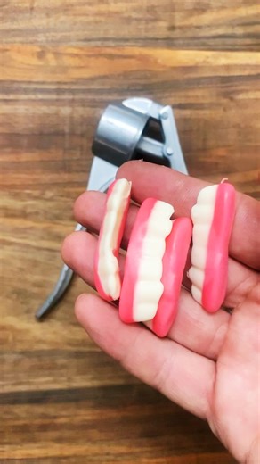 Pressing pastilles and🦦#relaxing #satisfying #vibes