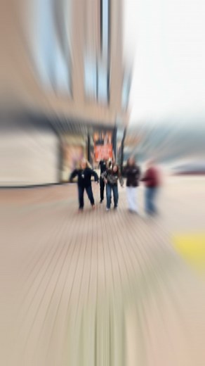 💥 DE 3 DOLLE DAGEN ZIJN BEGONNEN!!! 💥 Het personeel rende vanochtend letterlijk de winkel in 🏃‍♀️💨 — zó enthousiast zijn we om te starten! De rekken hangen vol met te gekke items en alles gaat met 50% korting de deur uit 😍 👕 Dames & heren artikelen ☕ De koffie staat klaar Kom gezellig langs en shop jouw favorieten tijdens de DOLLE DAGEN bij DE LOODS Fashion! 📍 DE LOODS Fashion – Mijdrecht 🗓️ Vrijdag • Zaterdag • Zondag #DELOODS #DOLLEDAGEN #SALE #ACTIEWEEKEND #SHOPLOCAL #Mijdrecht #FASHI