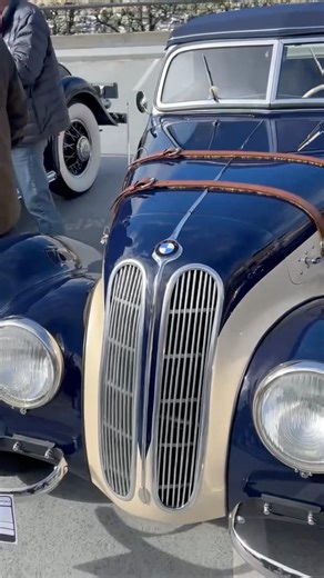 🎩🚗 1939 BMW 327/328 Sports Cabriolet… Pre-War Perfection Parked in Kirkland