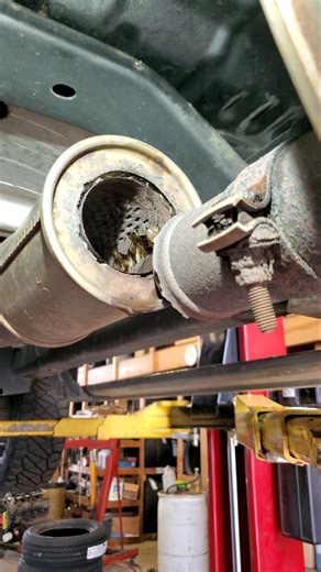 Resonator Delete/Exhaust Repair Ford F-250 #exhaust #automobile #80smusic