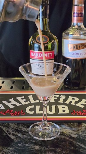 Brandy Alexander #classic #cocktail #recipe