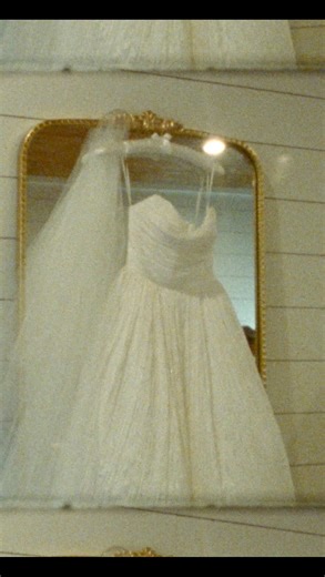 In honor of delivering Hannah & Cristian’s wedding film this morning, here’s her bridal fit check from @anthropologie 🕊️💌 | Hannah London Visuals