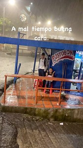 284K views · 10K reactions | Está cayendo agua mojada. | Sergio Alexander Vera | Facebook